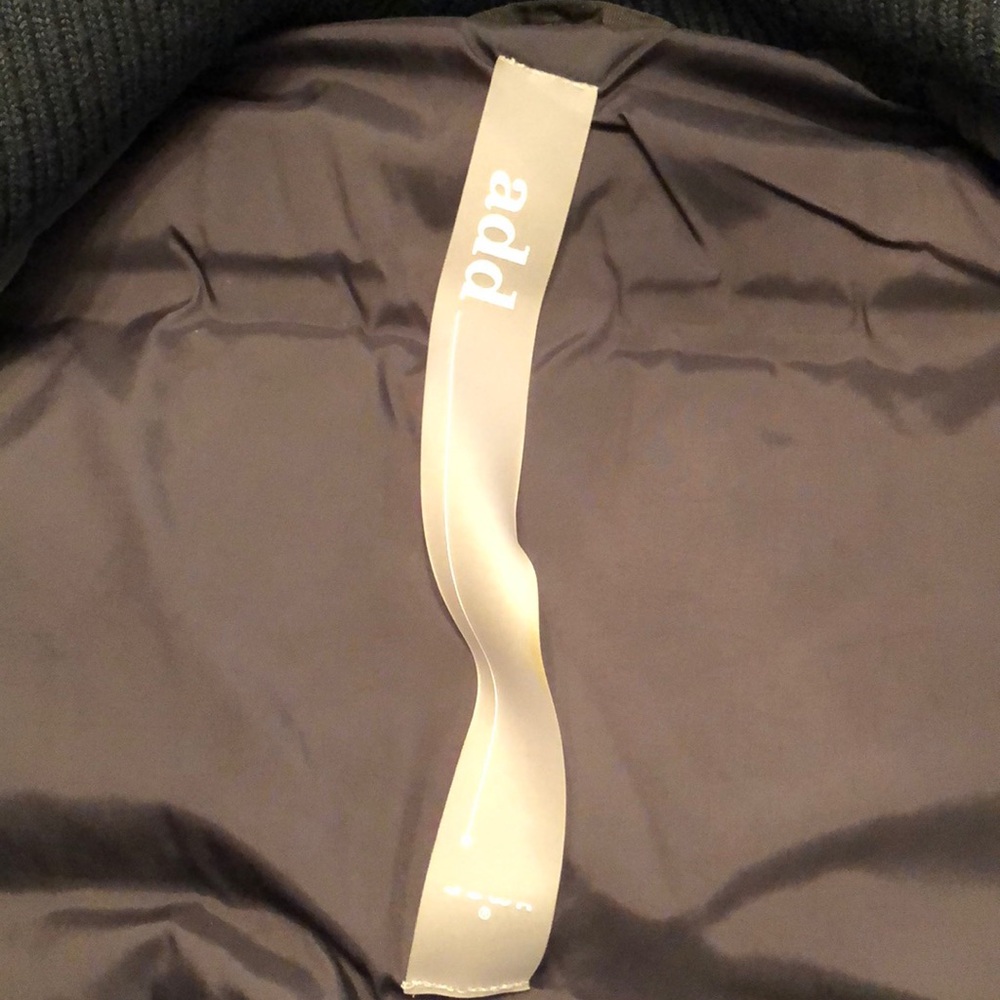 Add down vest - Picture 3 of 8